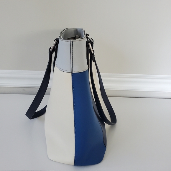 Calvin Klein tote bag. - Picture 8 of 16